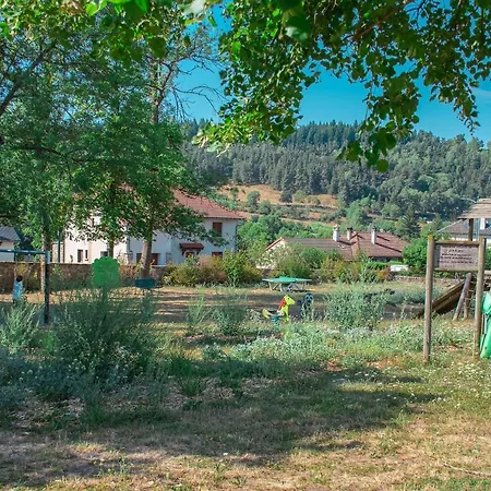 Villages De Gites Le Pigeonnier Le Malzieu-Ville Exterior photo